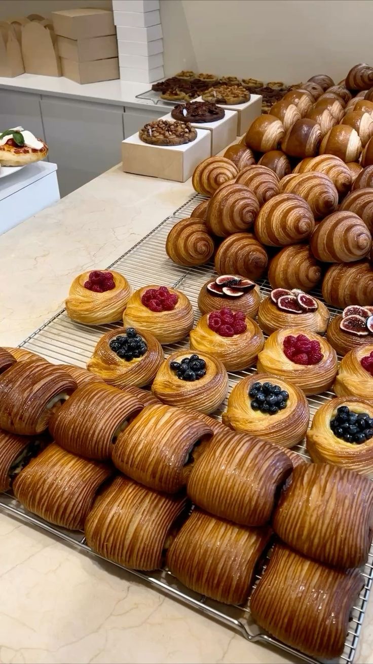 CROISSANT & TART TẠI MỀM 